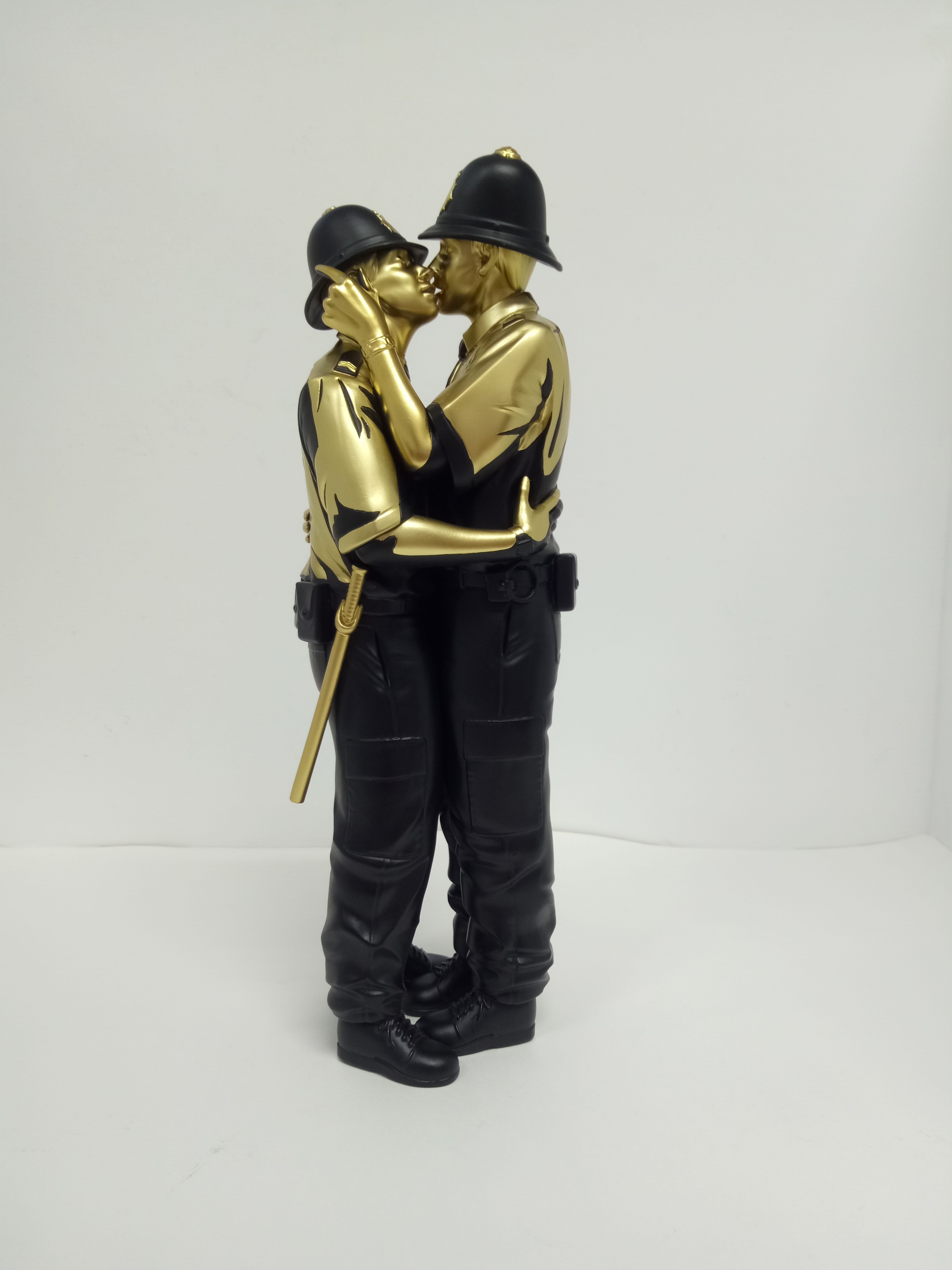 ✨バンクシー/フィギュア・Kissing Coppers Gold Rush✨の+spbgp44.ru